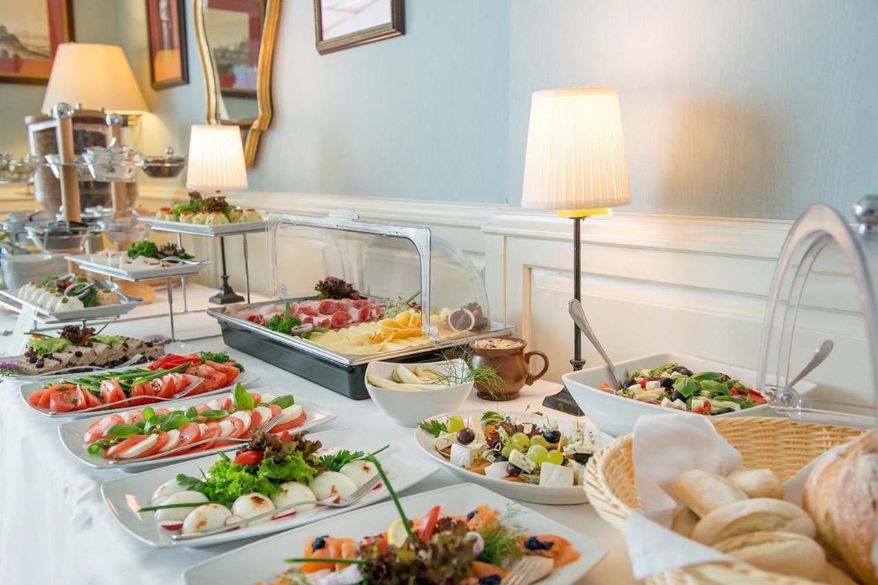 Hotel Dwor Kosciuszko Краков Экстерьер фото A buffet