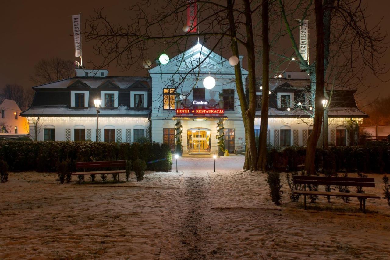 Hotel Dwor Kosciuszko Краков Экстерьер фото The station building