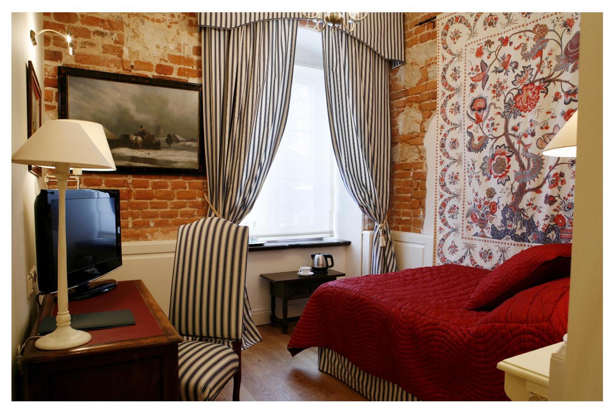 Hotel Dwor Kosciuszko Краков Экстерьер фото A room at the hotel
